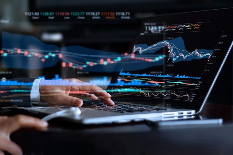 Real-World Applications of Agentic AI in IR